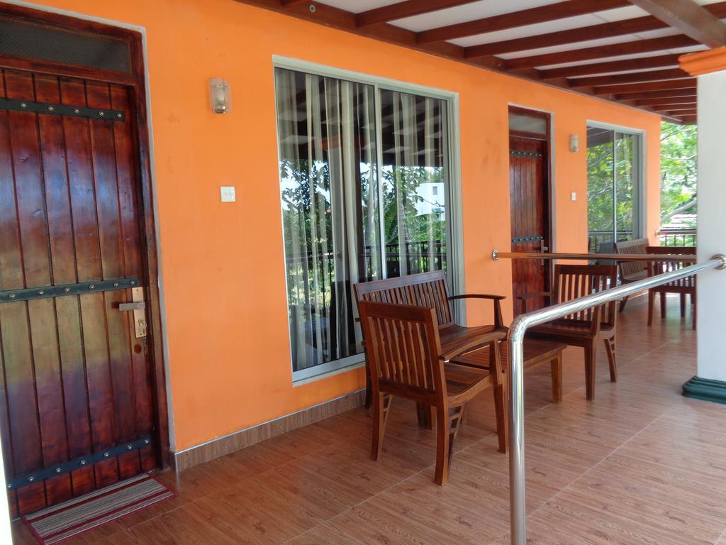 Man Guest Polonnaruwa Hotel ภายนอก รูปภาพ