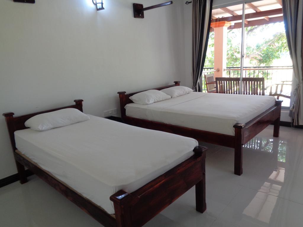 Man Guest Polonnaruwa Hotel ภายนอก รูปภาพ